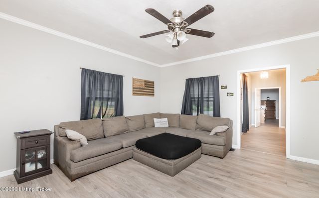 9701 Seatonville Rd, Louisville, KY 40291