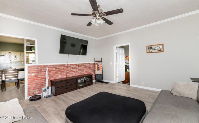 9701 Seatonville Rd, Louisville, KY 40291