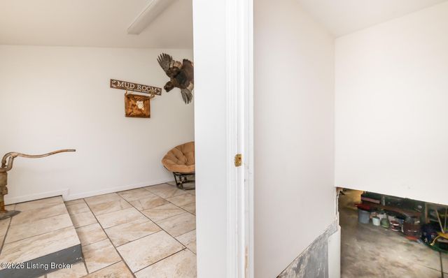 9701 Seatonville Rd, Louisville, KY 40291