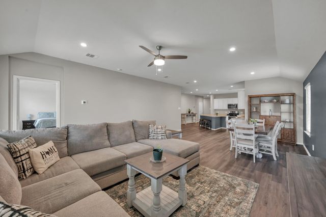 319 Chateau Bay Lane, Crosby, TX 77532