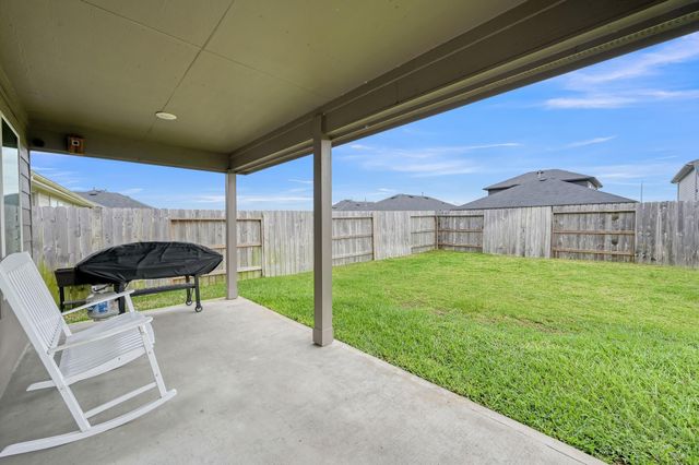 319 Chateau Bay Lane, Crosby, TX 77532