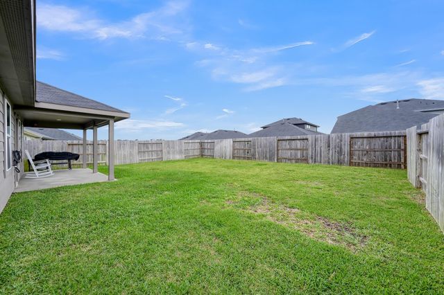 319 Chateau Bay Lane, Crosby, TX 77532