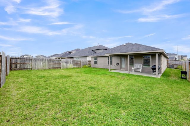 319 Chateau Bay Lane, Crosby, TX 77532