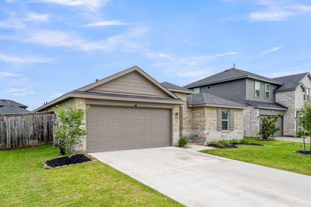 319 Chateau Bay Lane, Crosby, TX 77532
