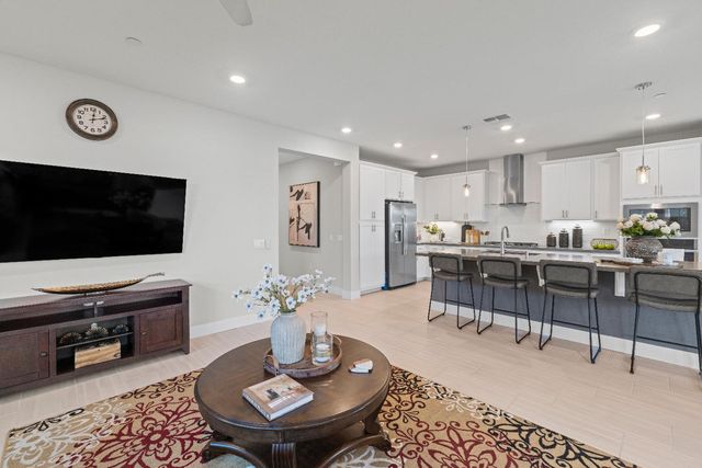 6025 Element Ln, Roseville, CA 95747