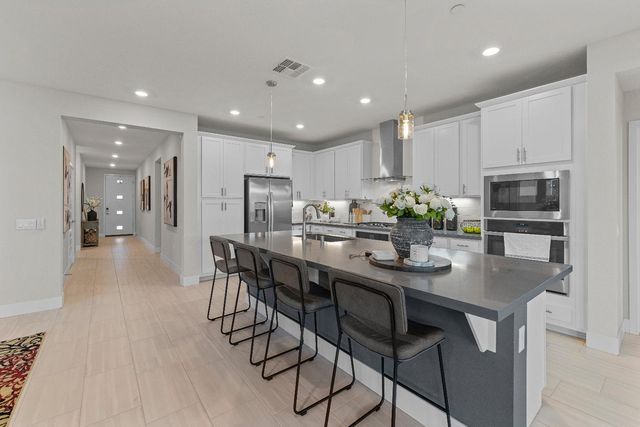 6025 Element Ln, Roseville, CA 95747