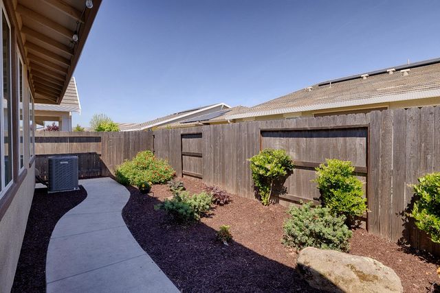 6025 Element Ln, Roseville, CA 95747