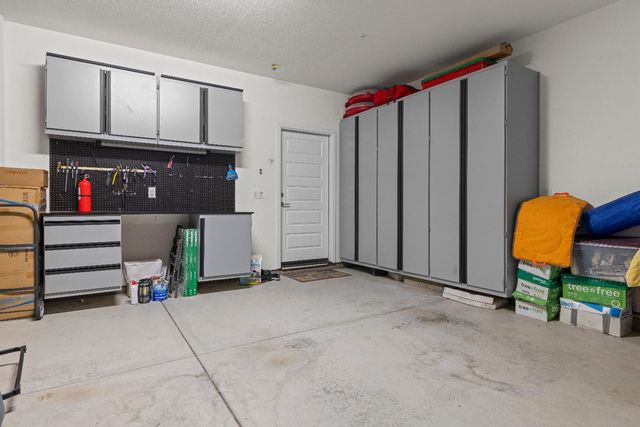 6025 Element Ln, Roseville, CA 95747