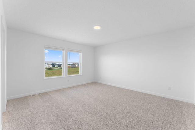 18333 Gladiator Drive, Lakeville, MN 55068