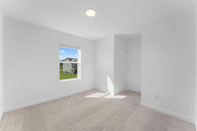 18333 Gladiator Drive, Lakeville, MN 55068