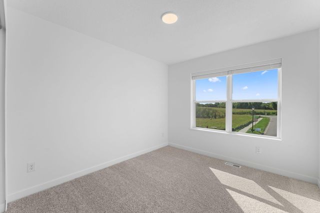 18333 Gladiator Drive, Lakeville, MN 55068