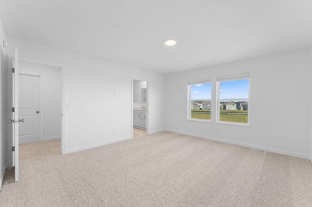 18333 Gladiator Drive, Lakeville, MN 55068