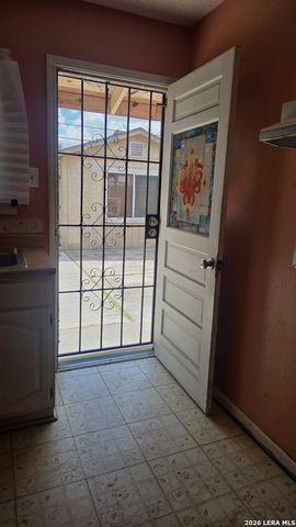 350 W PALFREY ST, San Antonio, TX 78223