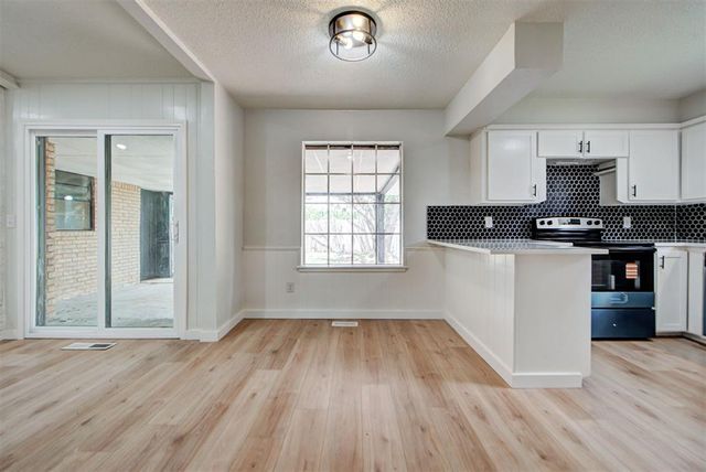 11209 Bel Air Place, Oklahoma City, OK 73120