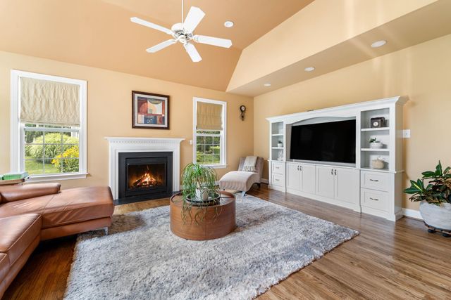 10 SPRINGHOUSE LN, Havertown, PA 19083