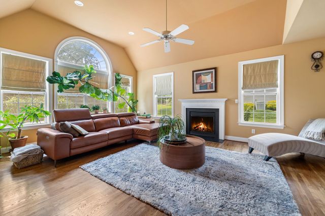 10 SPRINGHOUSE LN, Havertown, PA 19083