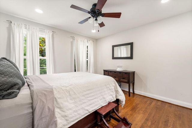10 SPRINGHOUSE LN, Havertown, PA 19083