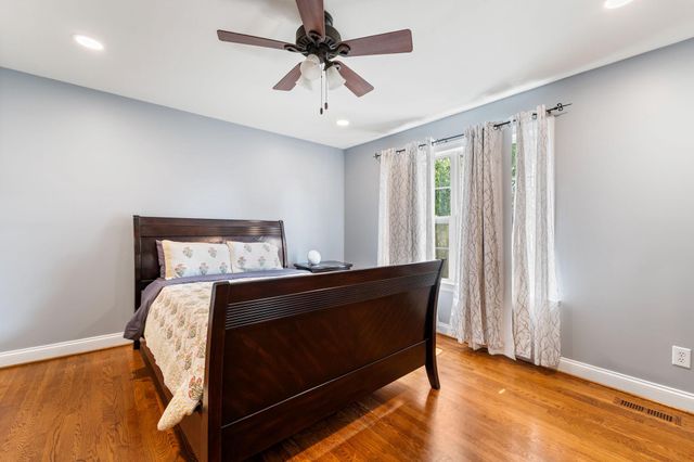 10 SPRINGHOUSE LN, Havertown, PA 19083