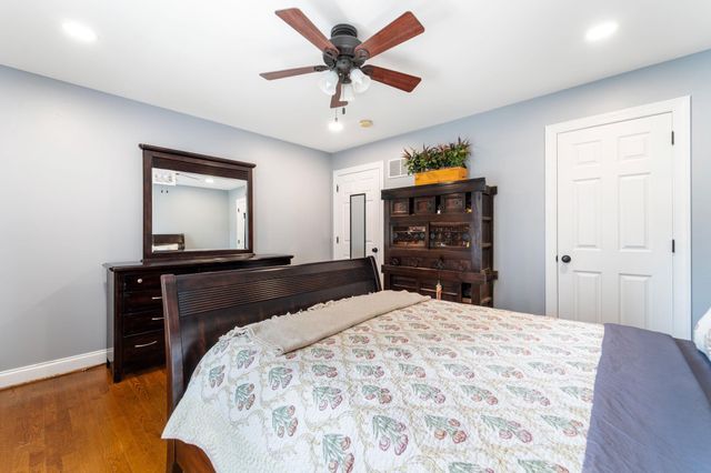 10 SPRINGHOUSE LN, Havertown, PA 19083