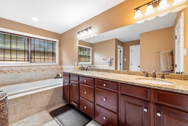 10 SPRINGHOUSE LN, Havertown, PA 19083