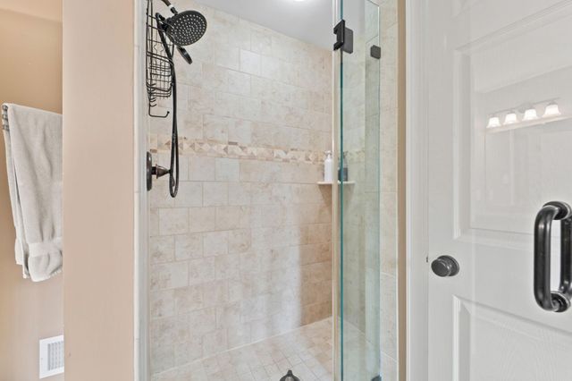 10 SPRINGHOUSE LN, Havertown, PA 19083