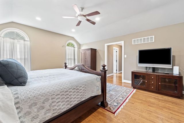 10 SPRINGHOUSE LN, Havertown, PA 19083