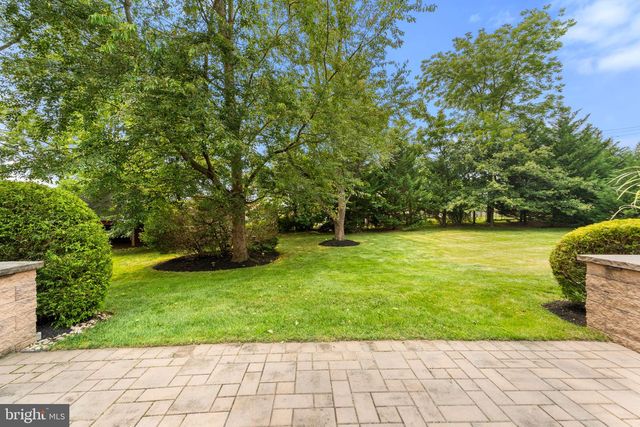 10 SPRINGHOUSE LN, Havertown, PA 19083