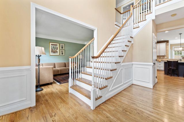 10 SPRINGHOUSE LN, Havertown, PA 19083