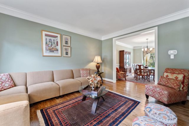 10 SPRINGHOUSE LN, Havertown, PA 19083