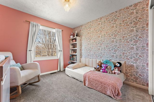 920 Plantation Road, Valparaiso, IN 46385