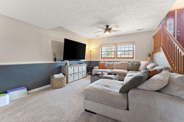 920 Plantation Road, Valparaiso, IN 46385