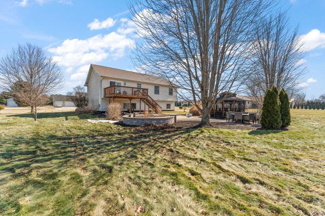 920 Plantation Road, Valparaiso, IN 46385