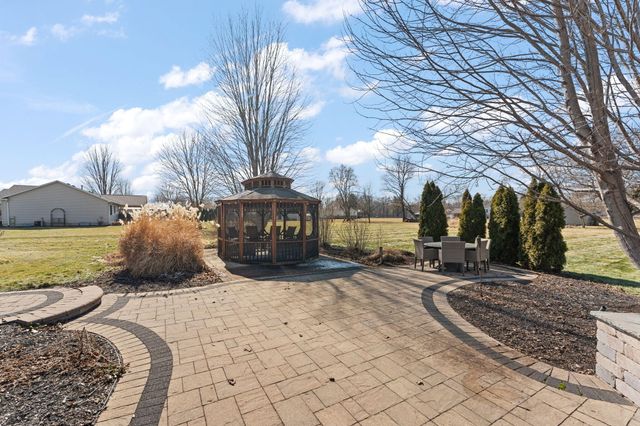 920 Plantation Road, Valparaiso, IN 46385