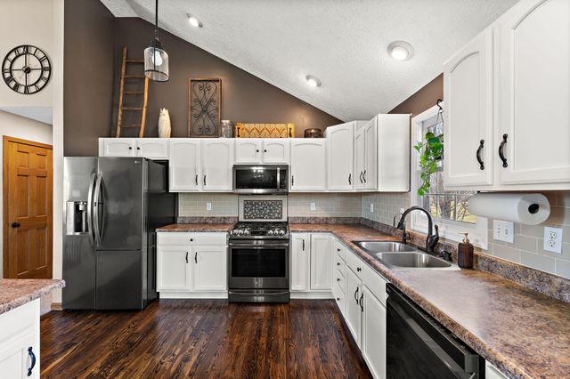 920 Plantation Road, Valparaiso, IN 46385