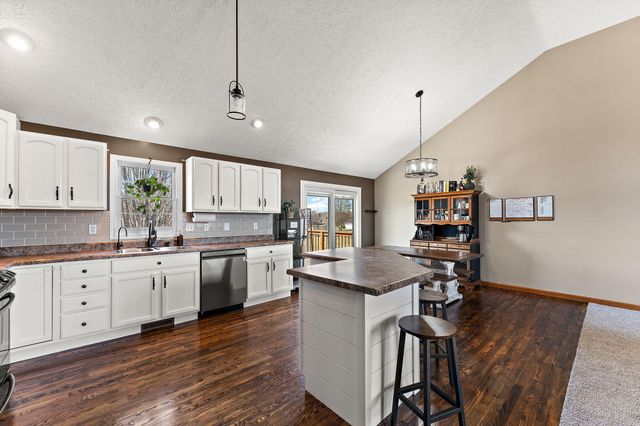 920 Plantation Road, Valparaiso, IN 46385