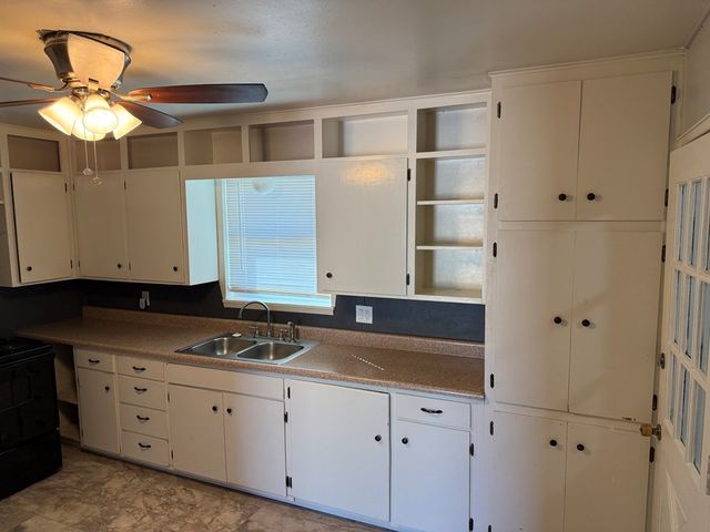 4305 Harlowe Dr, Midland, TX 79703