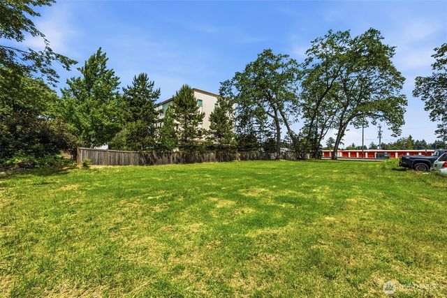7704 Bridgeport Way W, Lakewood, WA 98499