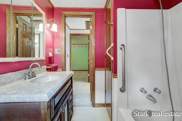 1510 Canterbury Avenue, Norton Shores City, MI 49444