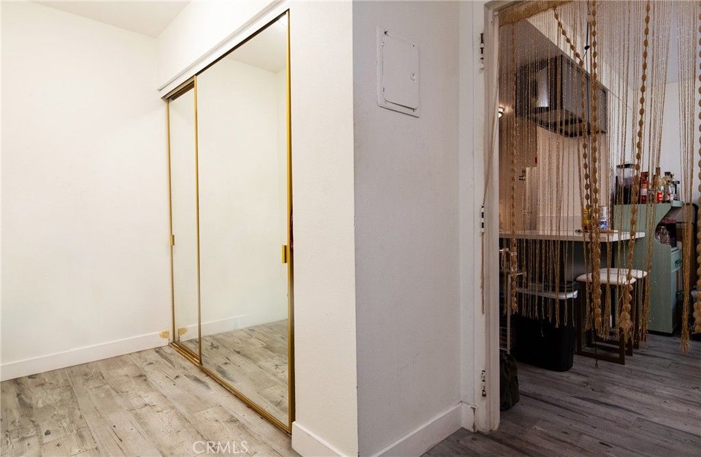 Image 13 of property listing at 225 W 6th 405, Long Beach, CA 90802