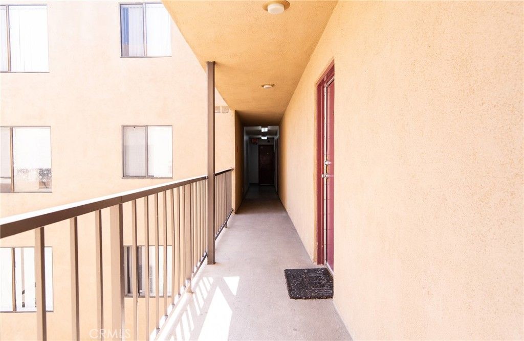 Image 21 of property listing at 225 W 6th 405, Long Beach, CA 90802