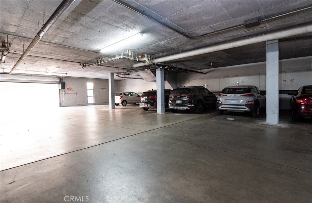 Image 24 of property listing at 225 W 6th 405, Long Beach, CA 90802