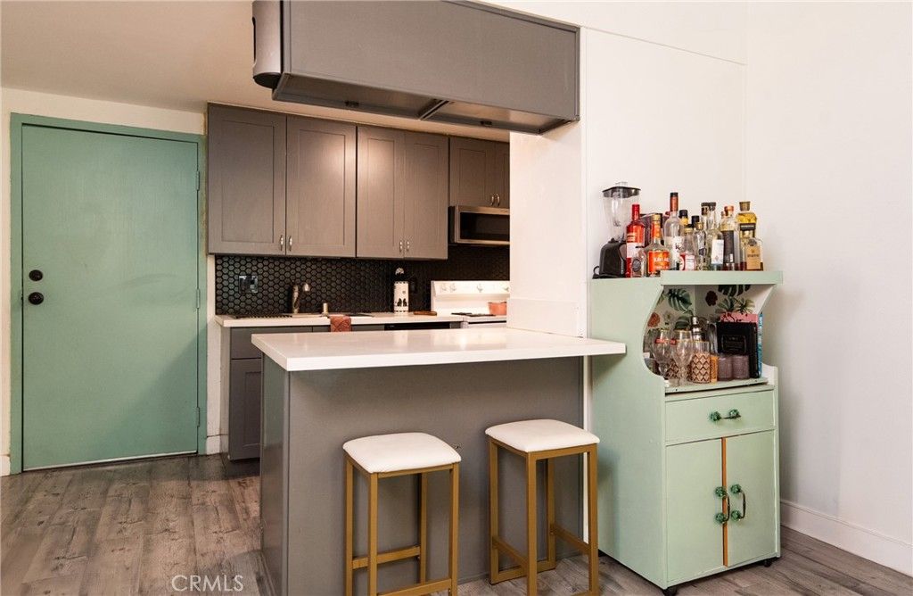 Image 9 of property listing at 225 W 6th 405, Long Beach, CA 90802