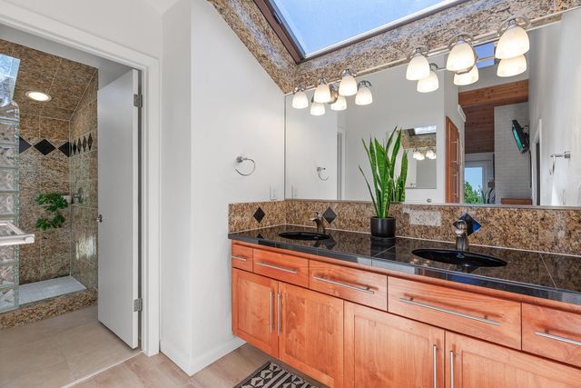 5203 E 16th Ave, Spokane Valley, WA 99212
