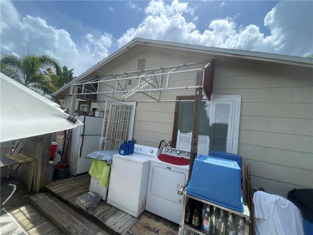 2105 Carrell RD, Fort Myers, FL 33901
