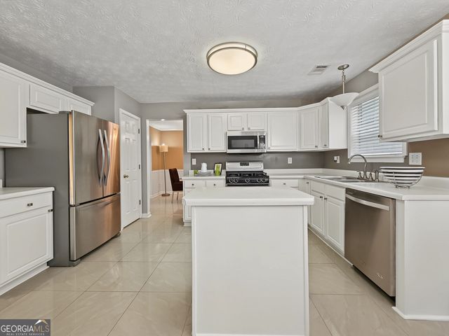 3359 Rockmill Drive, Ellenwood, GA 30294
