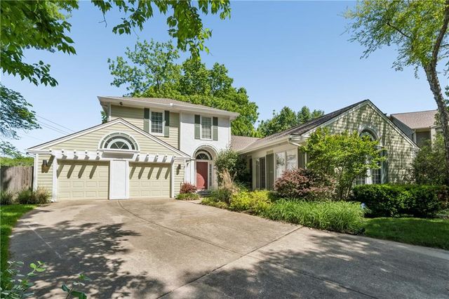 14936 Rhodes Circle, Lenexa, KS 66215