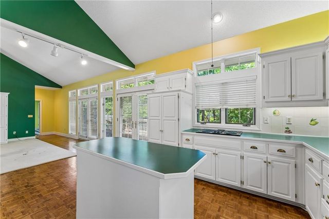 14936 Rhodes Circle, Lenexa, KS 66215