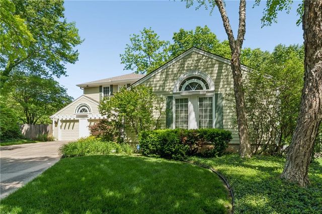 14936 Rhodes Circle, Lenexa, KS 66215