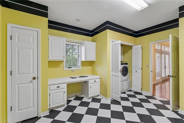 14936 Rhodes Circle, Lenexa, KS 66215