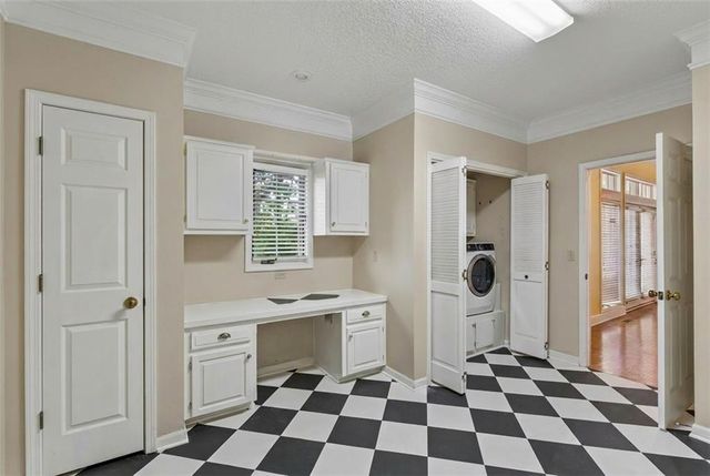 14936 Rhodes Circle, Lenexa, KS 66215